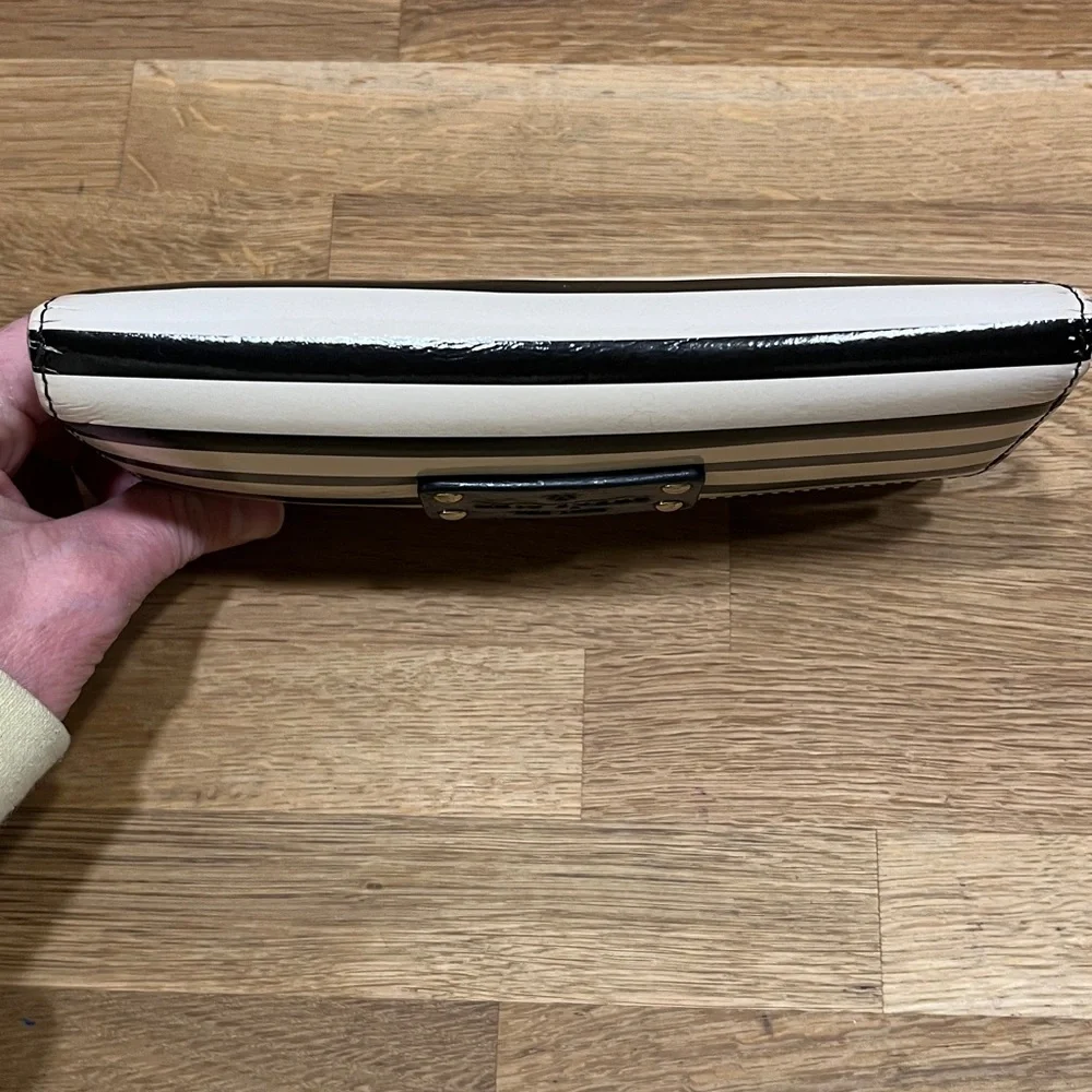 Kate Spade New York Bi-Fold Snap Sandra Wallet Patent Leather Black/Cream Stripe